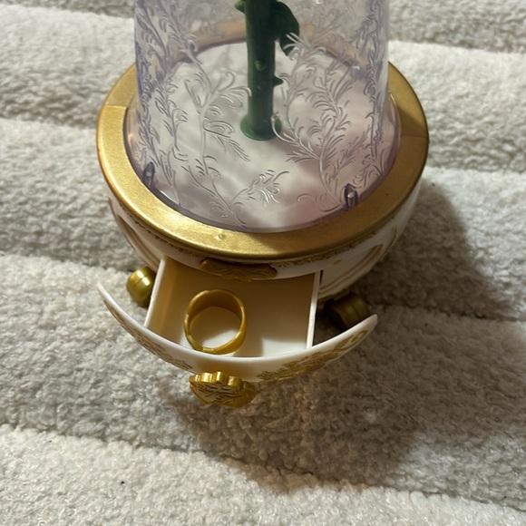 Beauty and The Beast Live Action Disney Enchanted Rose Jewelry Box Toy - Picture 4 of 5